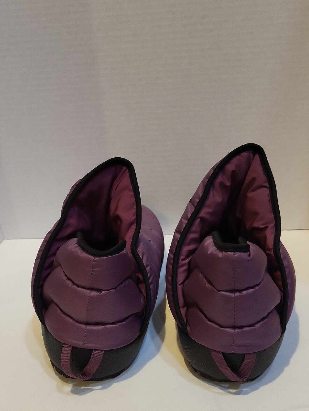 The North Face Women's Quilted Slip-On Slippers in Purple and Black Size 10 - Picture 3 of 8